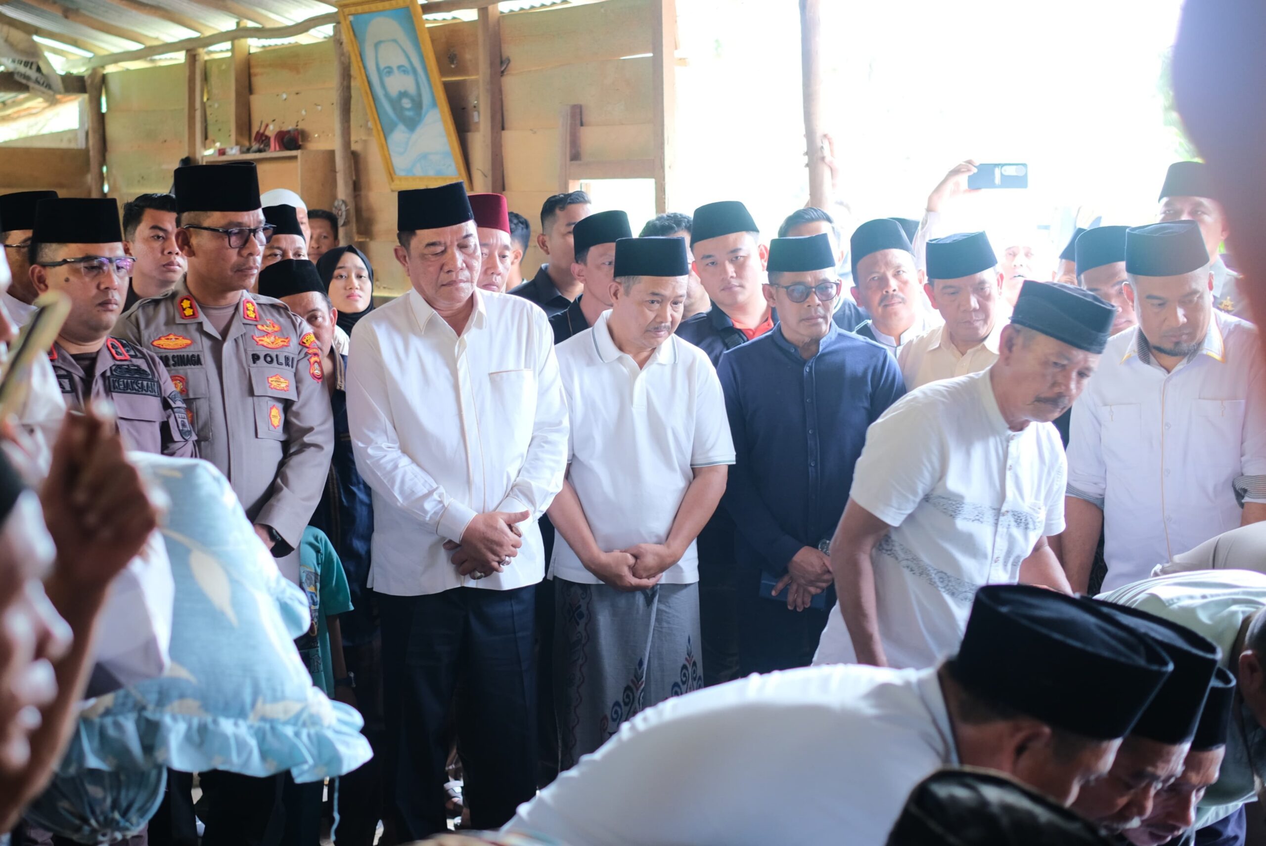 Muba Berduka, Istri Wabup Kyai Rohman Dimakamkan dengan Suasana Haru
